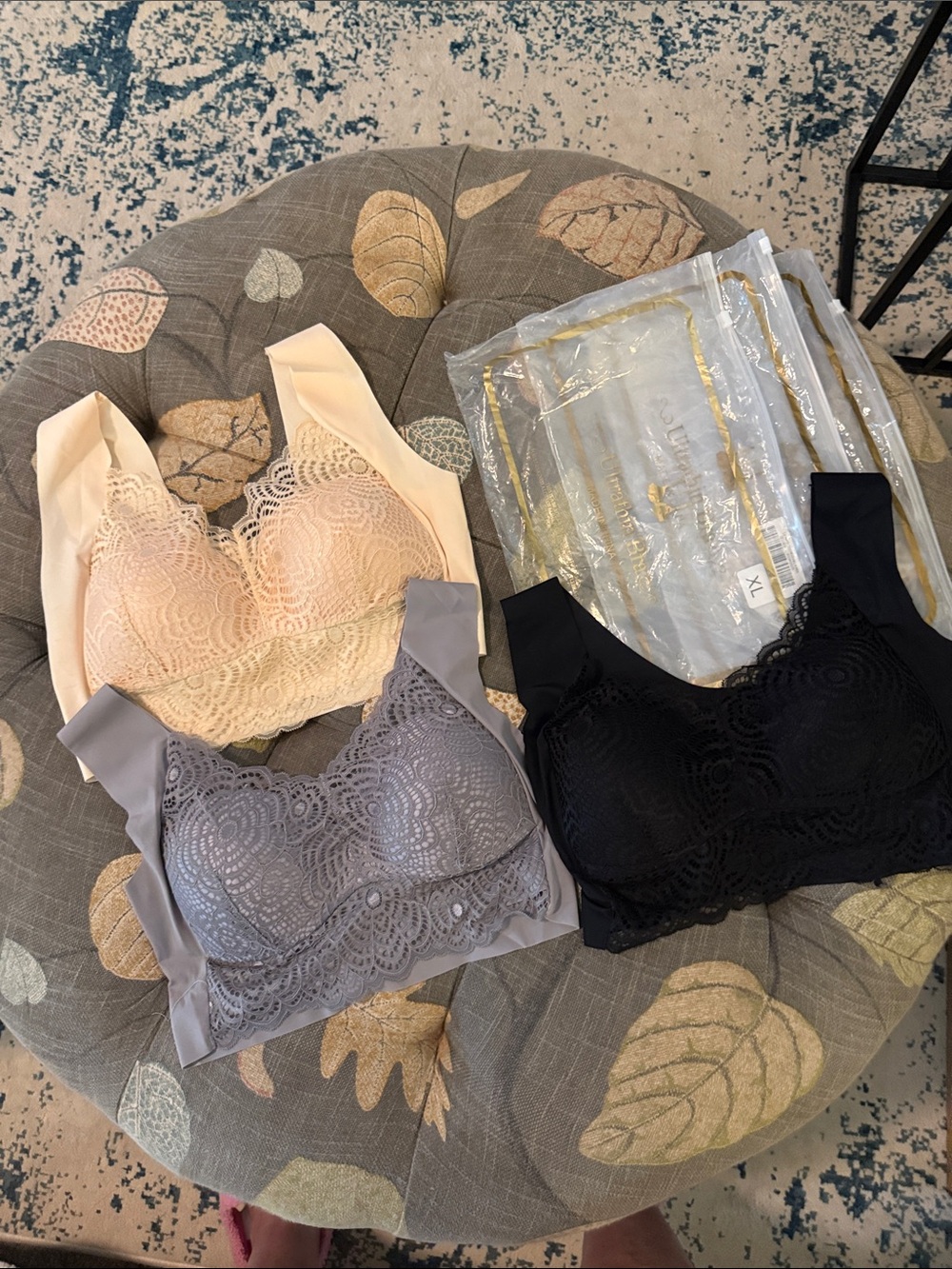 Seamless Lace Comfort Bralette — Nude/Beige,Gray & Black